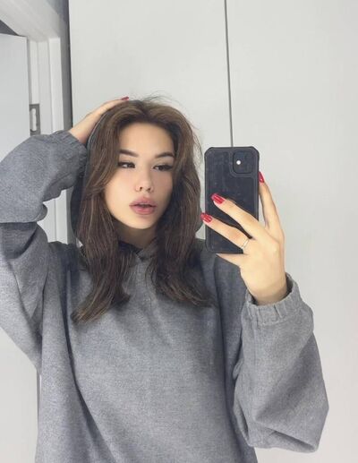  ,   Hanna, 20 ,   ,   