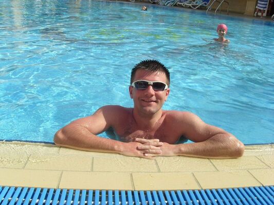  ,   Alex, 41 ,   ,   , c 