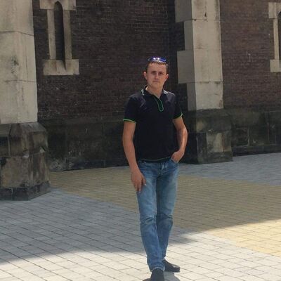  ,   Vitalii, 31 ,  