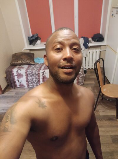  ,   Denis, 39 ,   ,   
