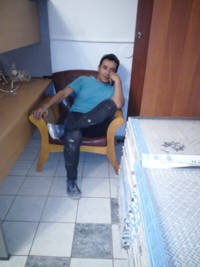  ,   Bek, 45 ,  