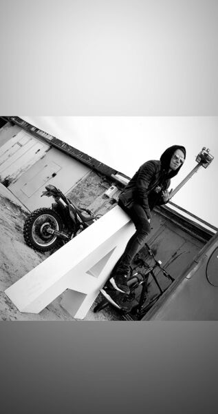  ,   Anton, 32 ,   ,   , c 