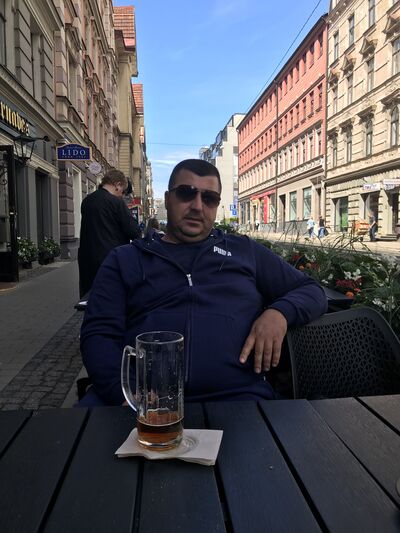  ,   Arman, 41 ,   ,   