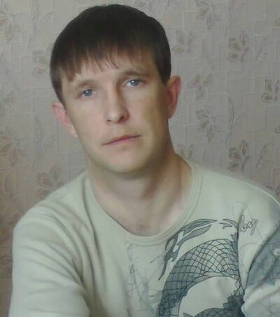  ,   Maikl, 44 ,   