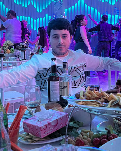  ,   Arman, 26 ,   ,   