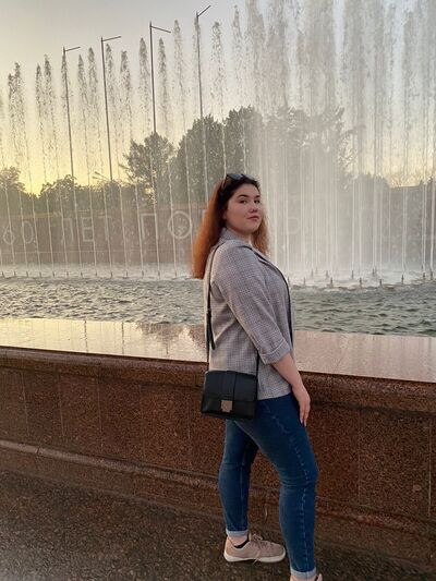  ,   Anna, 24 ,  