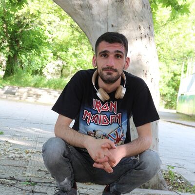  ,   Hayk, 32 ,   