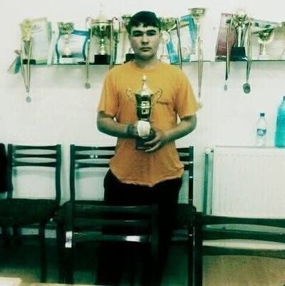  ,   Valentin, 25 ,   ,   