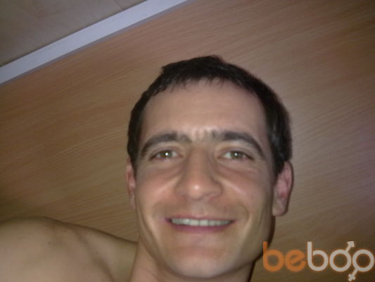  ,   Maks, 49 ,  