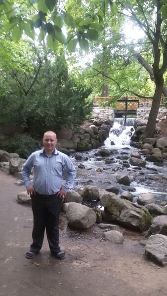  ,   Viktor, 37 ,     , c 