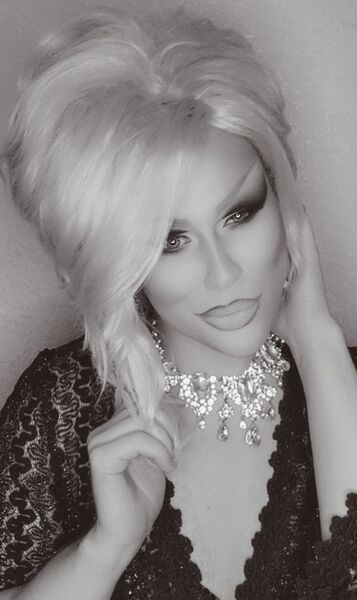  ,   LOLA, 38 ,   ,   