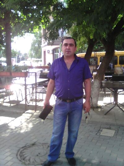   ,   Araik, 46 ,   