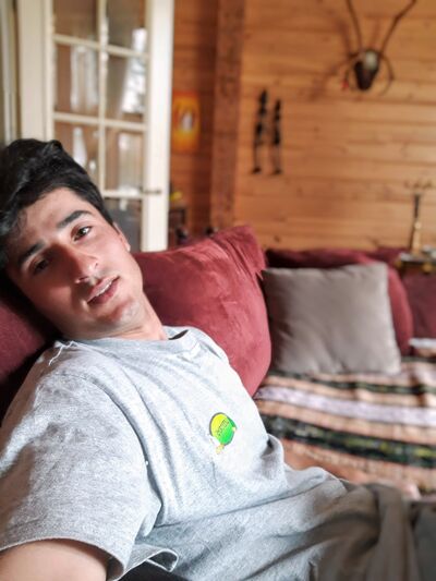  -,   Ali, 30 ,   ,   