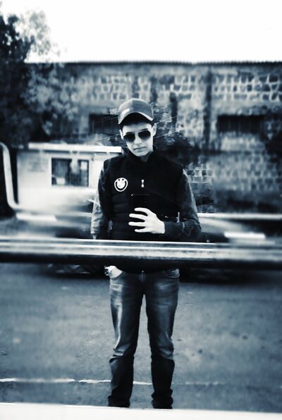  ,   Artur, 21 ,   ,   