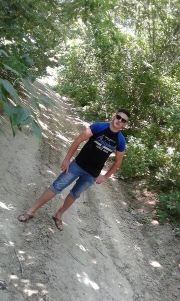  ,   Vlad, 27 ,   