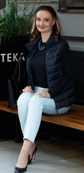  ,   Alla, 42 ,   ,   , c 