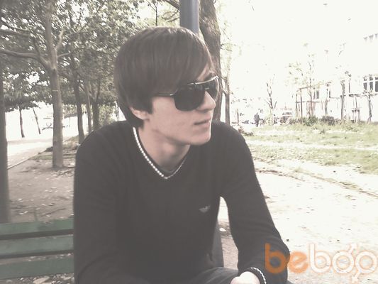  ,   Niko, 32 ,   