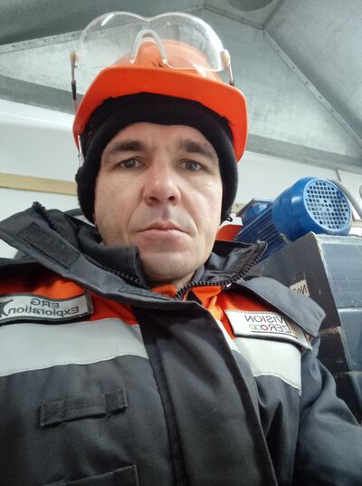  ,   Sasha, 44 ,   ,   , c , 
