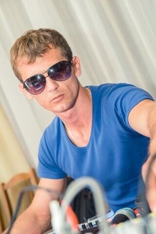  16250642  DJ, 38 ,    