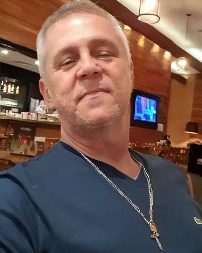  Abbots Langley,   Steven, 61 ,   ,   , c , 