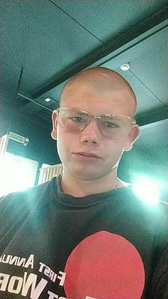  ,   Artur, 25 ,   