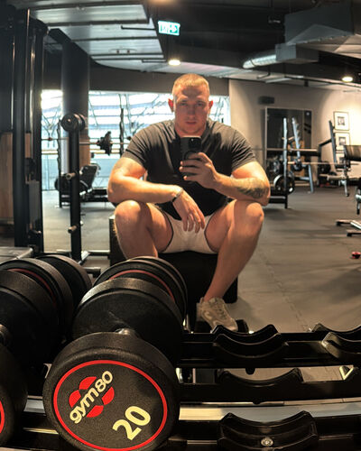  ,   Artur, 26 ,   ,   