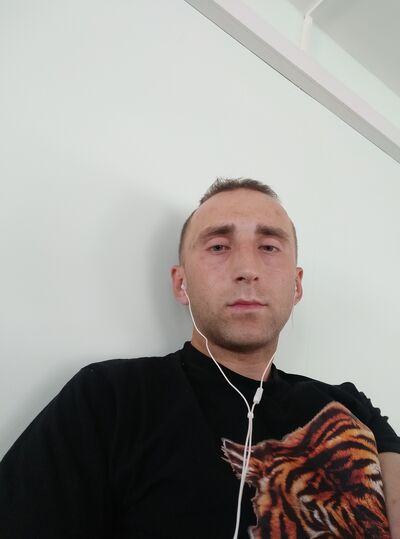  ,   Ivan, 27 ,  