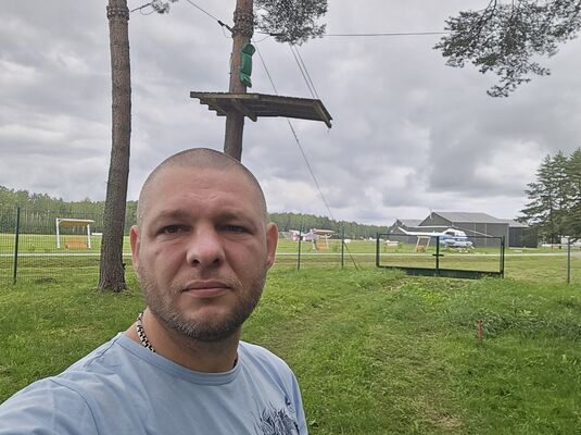  ,   Ruslan, 37 ,   ,   