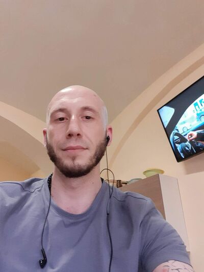  ,   Sergei, 35 ,   c , 