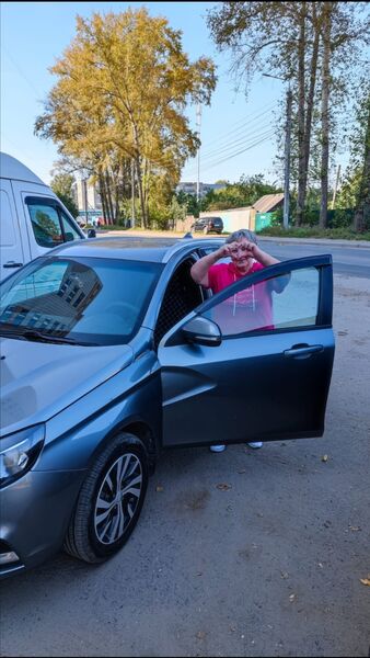  ,   Marina, 64 ,   c , 