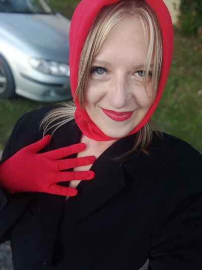  ,   Anna, 38 ,     
