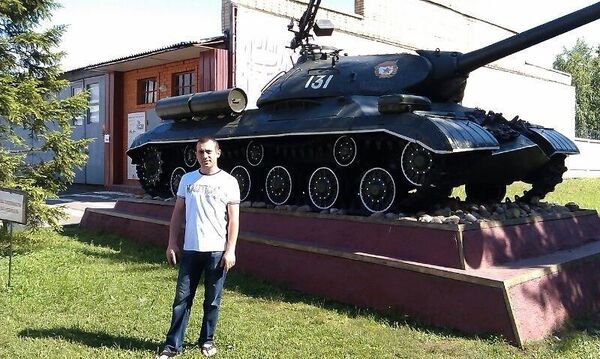  ,   Levan, 43 ,   