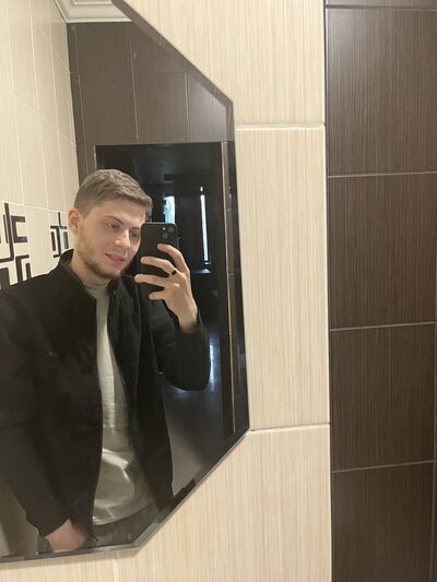  ,   Stanislav, 24 ,   c 