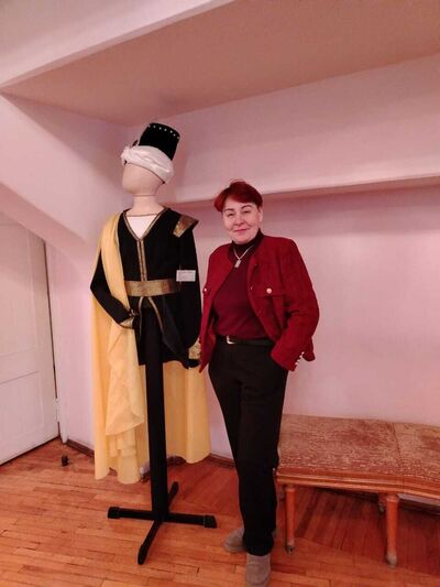  ,   Yana, 54 ,   ,   , c 