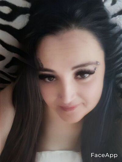  ,   Lilia, 40 ,   ,   