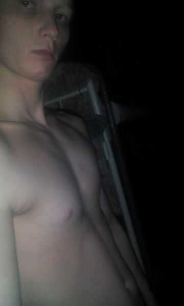  ,   Sergej, 32 ,   