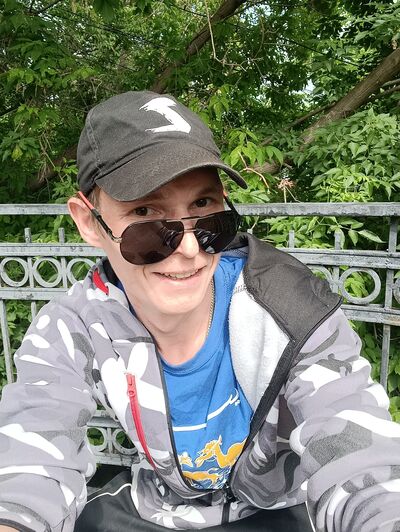  ,   Artem, 33 ,   