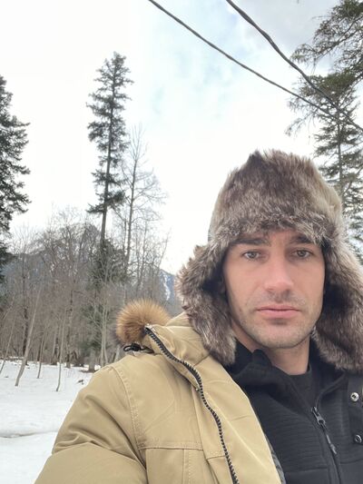  ,   Denis, 32 ,   ,   , c 