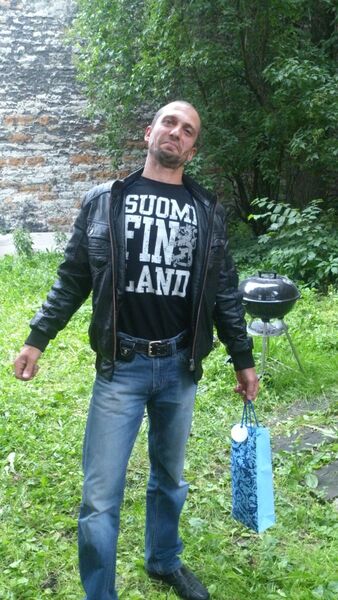  ,   Eduard, 45 ,  