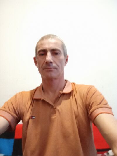  ,   Liviu, 46 ,   c , 