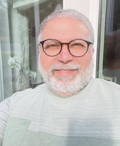  ,   Valentine, 52 ,   ,   
