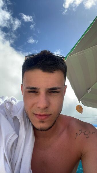  ,   Eugen, 18 ,   ,   