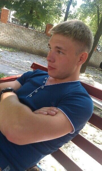  9010722  Timur, 32 ,    