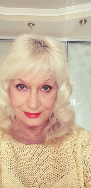  ,   Elena, 61 ,   c 