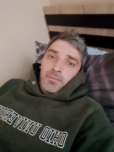  ,   Alik, 33 ,     