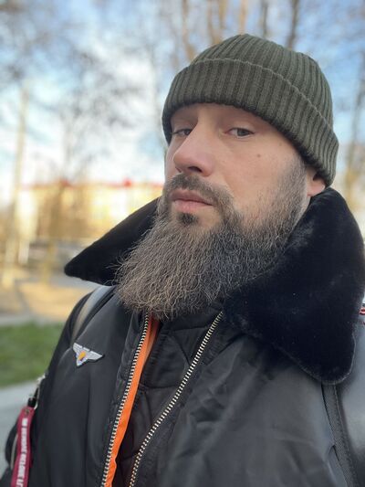  ,   Viking, 37 ,   ,   