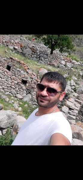  ,   Artur, 41 ,  