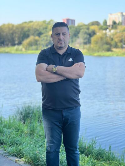  ,   Ali, 42 ,   ,   