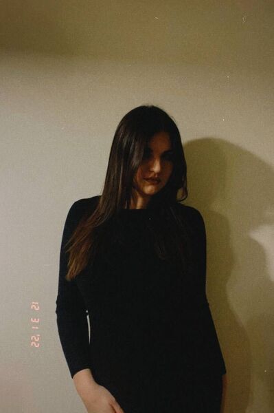  ,   Eva, 21 ,   ,   