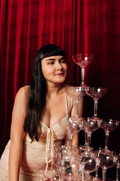  --,   Anna, 34 ,   ,   , c , 